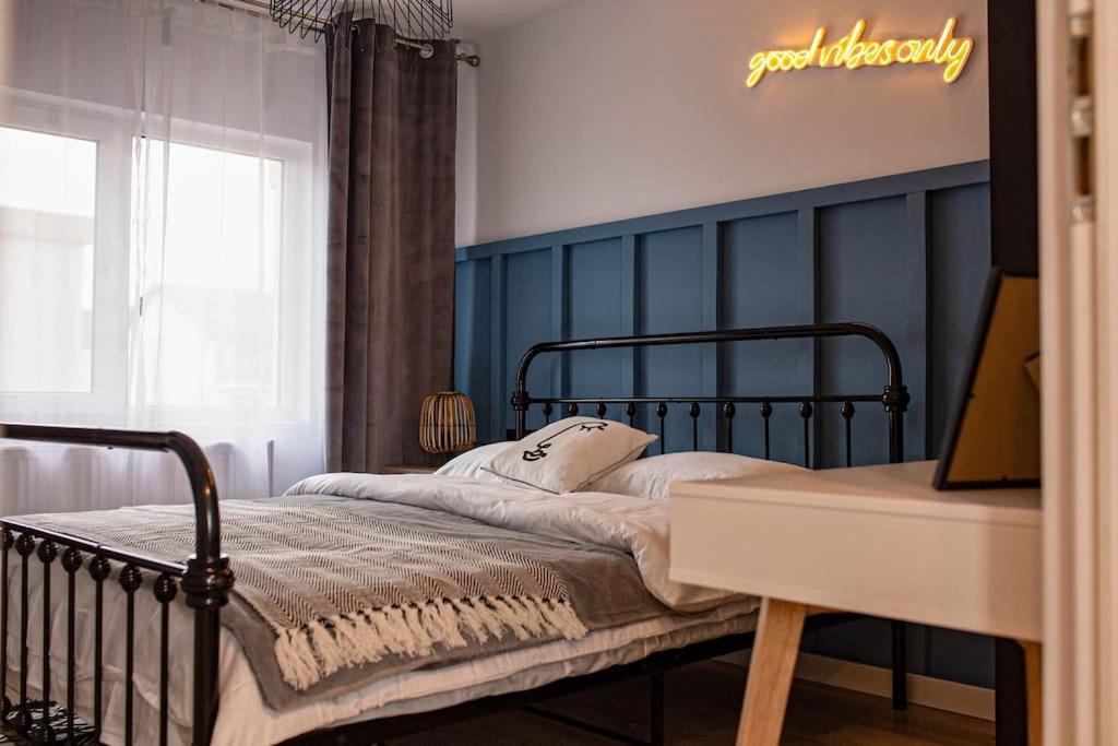 Blue Moon. Cozy Apartment Near Iulius Mall Cluj-Napoca Exterior foto
